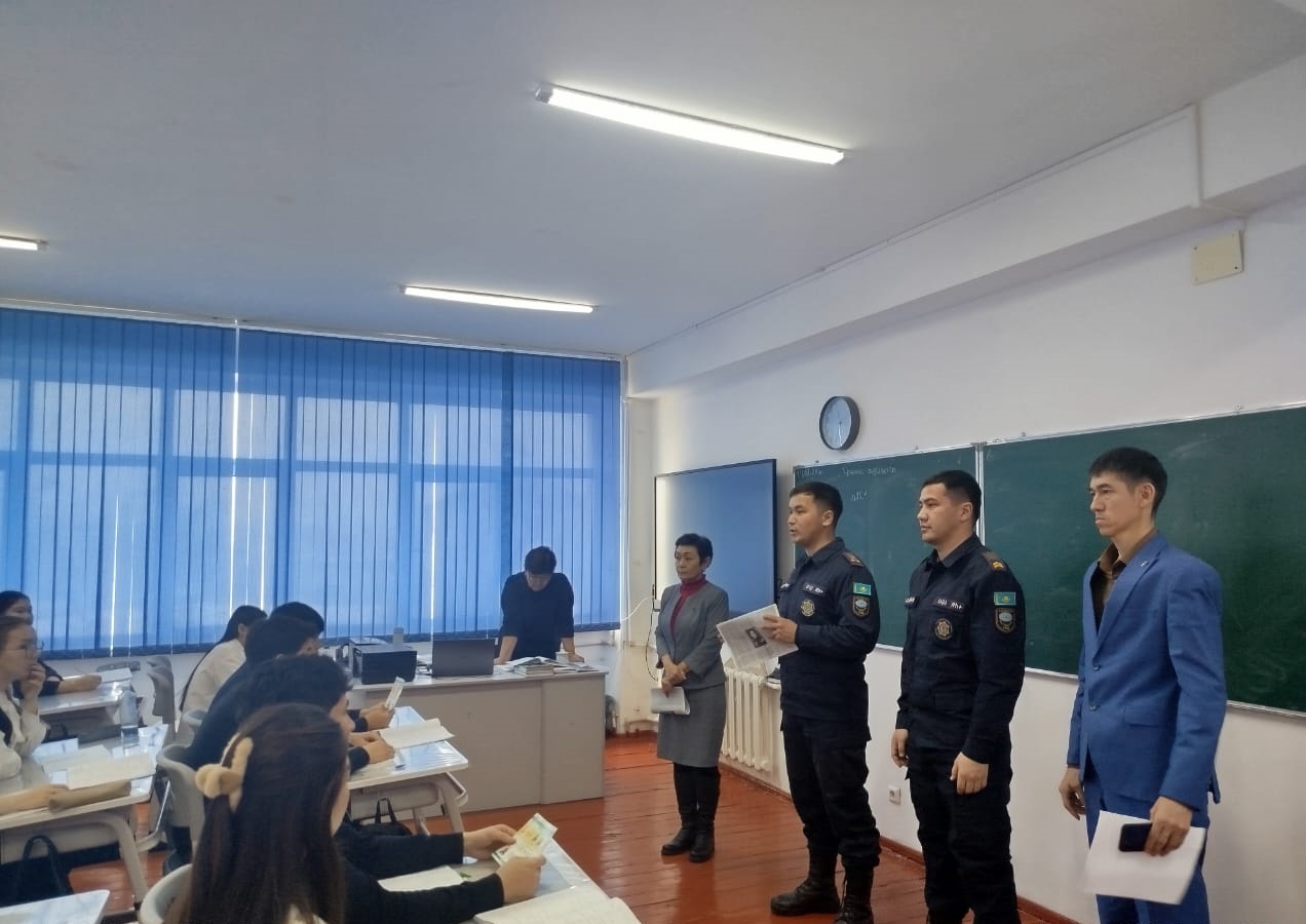 «Мамандықты дұрыс таңдау-болашақтағы жетістіктің кепілі» тақырыбында   9,10,11 сынып оқушыларымен кәсіби бағдар мен кәсіби кеңес беру өткізілді.